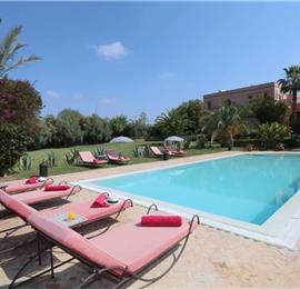 4 Bedroom Staffed Villa with Pool near Marrakech, Sleeps 8-10